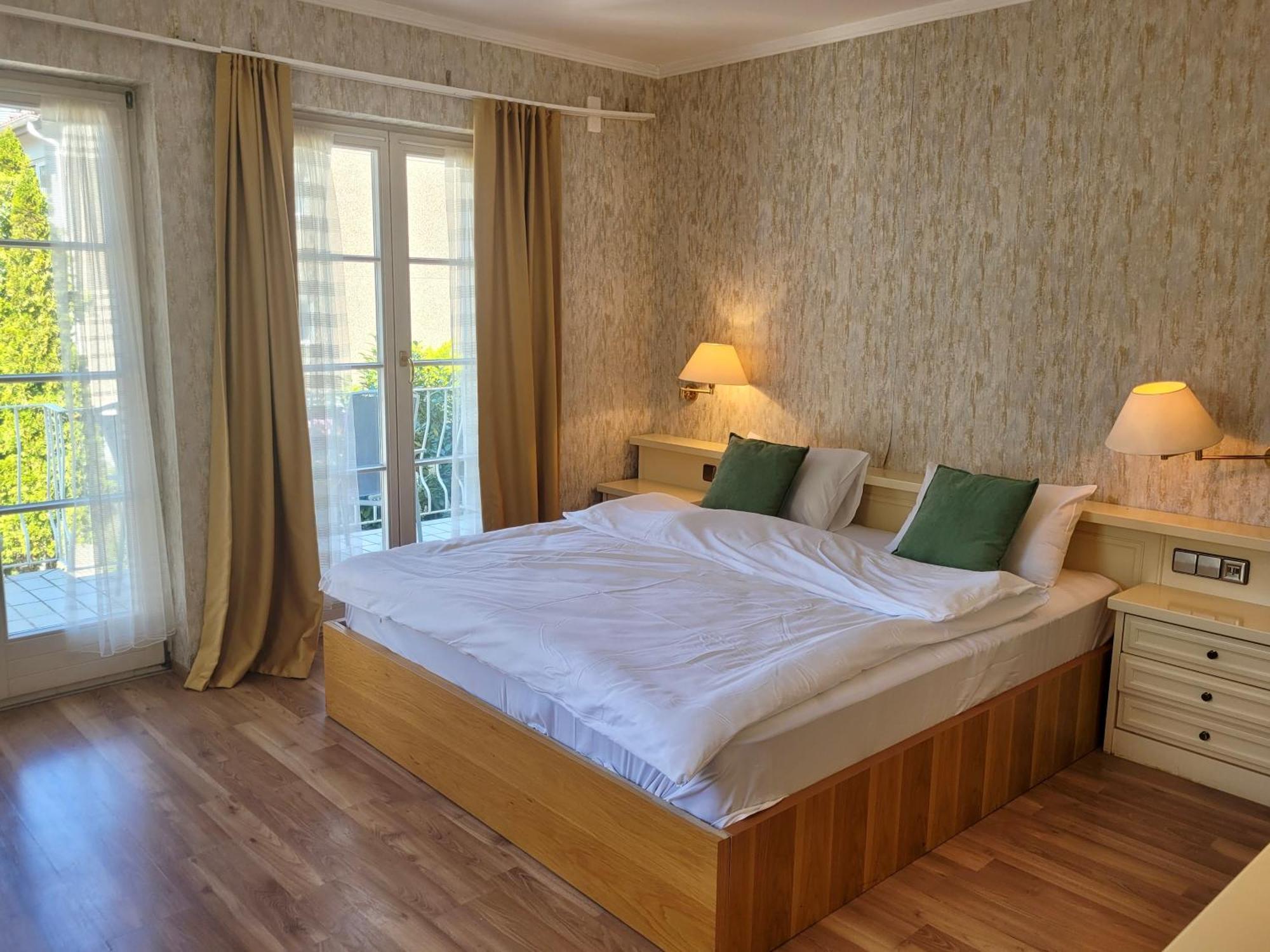 See-Hotel Seeschau - Direkt Am Bodenseeufer Reichenau Εξωτερικό φωτογραφία